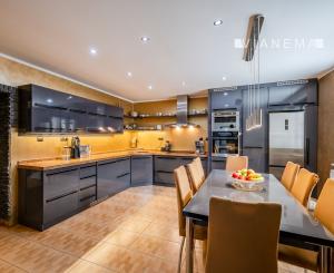 IBA U NÁS! Na predaj 6i rodinný dom v Čadci, 473m2