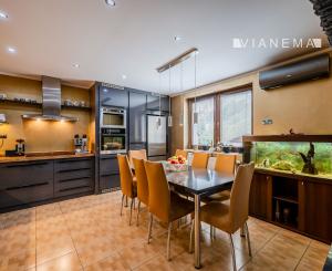 IBA U NÁS! Na predaj 6i rodinný dom v Čadci, 473m2