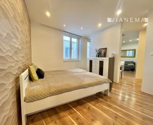 NA PRENÁJOM! 2-izbový byt, Zámocká, BA Staré mesto