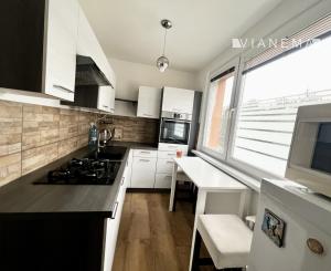 NA PREDAJ! Priestanný 2-izbový byt, Dúbravka, Nejedlého