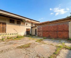 NA PREDAJ! Budova v Trebišove pripravená na rekonštrukciu