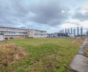 PRIPRAVUJEME Pozemok s výnimočným potenciálom,Dub. nad Váhom