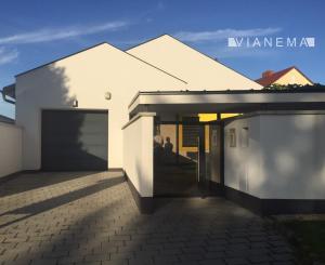 NA PREDAJ 5i rodinný dom v Maďarskej obci Lével, 17min do BA