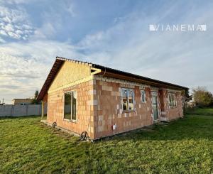 IBA U NÁS! Na predaj- novostavba 3 i RD v obci Horná Potôň