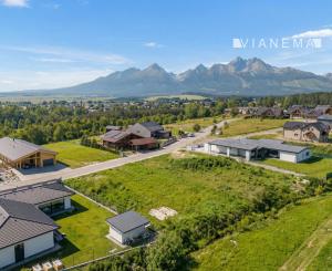 IBA U NÁS! Jedinečný stavebný pozemok vo Veľkej Lomnici