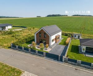 IBA U NÁS! Jedinečný stavebný pozemok vo Veľkej Lomnici