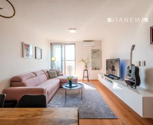 IBA U NÁS! 2i byt s balkónom a parkovaním v projekte CUBICON