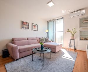 IBA U NÁS! 2i byt s balkónom a parkovaním v projekte CUBICON