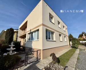 NA PREDAJ! 7 izbový zrekonštruovaný dvojgeneračný RD