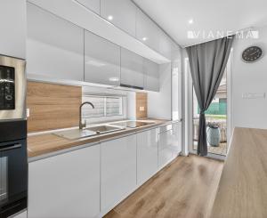 IBA U NÁS!Na predaj 3i novostavba v Pod.Biskupice, 534m2, BA