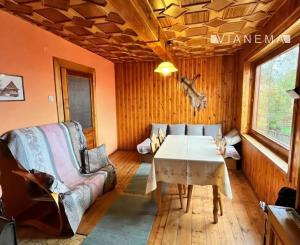 NA PREDAJ! Rekreačná chata Javorníky - Nesluša, 177 m²