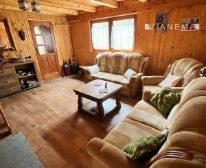 NA PREDAJ! Rekreačná chata Javorníky - Nesluša, 177 m²