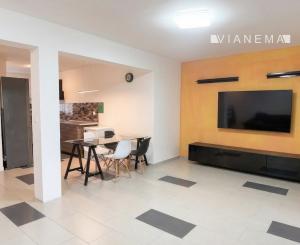 NA PREDAJ! 4 i zariadený dvojpodlažný RD - Lehnice Sása