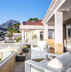 Na predaj výnimočná vila v srdci Tenerife-San Eugénio, 690m2