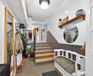 IBA U NÁS! Rodinný dom s krásnou záhradou - Lednické Rovne