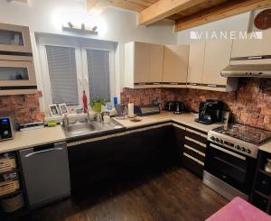 NA PREDAJ! 3-izbový murovaná chata pri jazere Tajvan – Čaňa