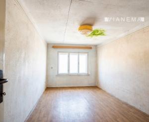 IBA U NÁS! Na predaj dom s potenciálom, 972m2, Bánovce n/B