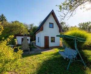 IBA U NÁS! Na predaj CHATA novostavba Trenčín Chrásť, 448 m2