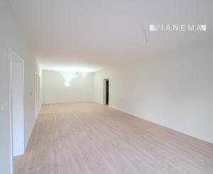 IBA U NÁS! Byt s benefitmi domu, 4i, terasa a pozemok 450m2