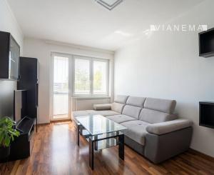 NA PREDAJ! Kompletne zrekonštruovaný 3i byt - ulica Planet