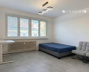 IBA U NÁS! Na predaj zrekonštruovaný 1-izbový byt, Karlová Ves