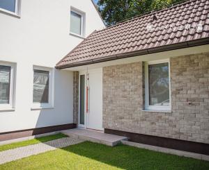 IBA U NÁS! Na predaj kvalitný RD pripravený na váš interiér