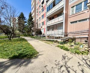 PRIPRAVUJEME! 3 izbový byt, loggia, pivnica, Košice