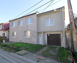 IBA U NÁS! NA PREDAJ prémiové rodinné sídlo v Kálnici 938m2