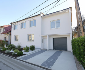 IBA U NÁS! Na predaj 5-izbové sídlo 243 m2, v Kálnici 938m2