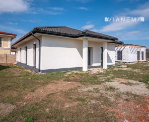 IBA U NÁS! 4 izbový rodinný dom Nižná Šebastová, Prešov