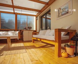 IBA U NÁS! Zrekonštruovaný rodinný dom, Ivanka pri Dunaji