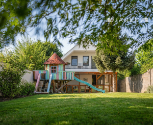 IBA U NÁS! Zrekonštruovaný rodinný dom, Ivanka pri Dunaji