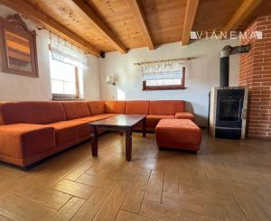 IBA U NÁS! Na predaj chata so záhradou, 711 m2,Nemšová-Ľuborča