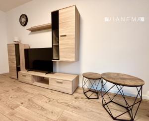 IBA U NÁS! Na predaj priestranný 3 izbový byt s loggiou, Košice