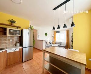 ** IBA U NÁS! Pezinok, Časť Muškát, Hroznová ulica**