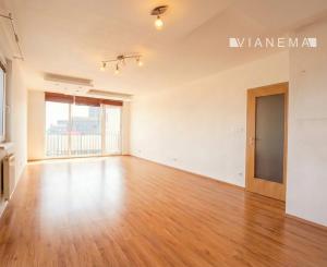 IBA U NÁS! 2 izbový byt  71m² + 2 balkóny + parkovacie stáie