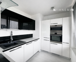 **NA PREDAJ! 3i byt Bratislava, Ružinov, Nevädzová ulica, RETRO**