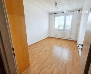 IBA U NÁS! Na prenájom 3-izbový byt ulica SNP, PB