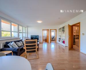 IBA U NÁS! Pekný a priestranný 4-izbový byt s dvomi lodžiami a parkovaním v projekte Koprivnica