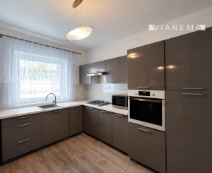 IBA U NÁS! Útulný 5i rodinný dom Dolný Lieskov, 310 m²