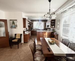 NA PREDAJ! 5i veľký rodinný dom, 230m2, obec Brezolupy, BNB