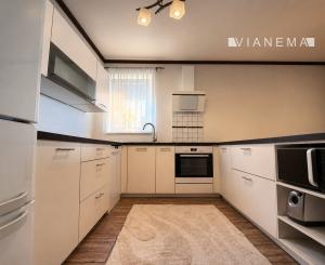 Na predaj dvojgeneračný 6-izbový RD, Kútniky Kolónia