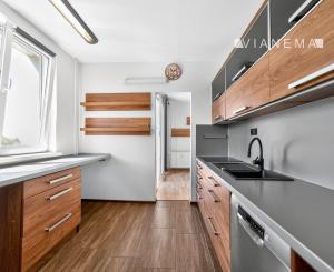 IBA U NÁS! Slnečný 3-izbový byt, 65 m2, Trenčín - JUH.