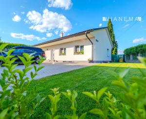 Novostavba 2019 4i bungalov s terasou. Lednické Rovné