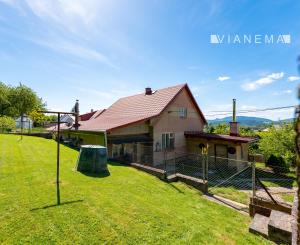 Slnečný 3i rodinný dom s potenciálom , 433m2, Horné Ladce