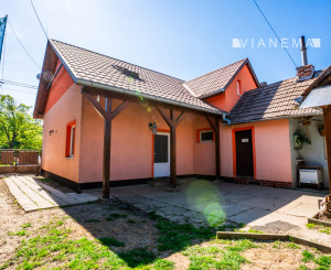 Priestranný 4i rodinný dom s bazénom, 2700 m2, Mor. Lieskové