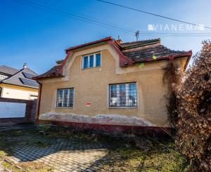 Exkluzívne na predaj dom s potenciálom, 967 m2, Bánovce n/B