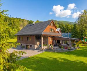 Na predaj rodinný dom Vychylovka / Apartmánový dom, 1023m2