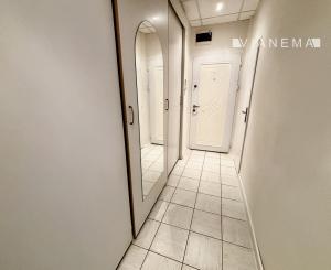 Na predaj 2 izbový byt, balkón, 3 pivnice, tehla, Humenné