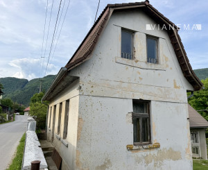 NA PREDAJ! Dom s výhľadmi na Strážovské vrchy-Košecké Rovné